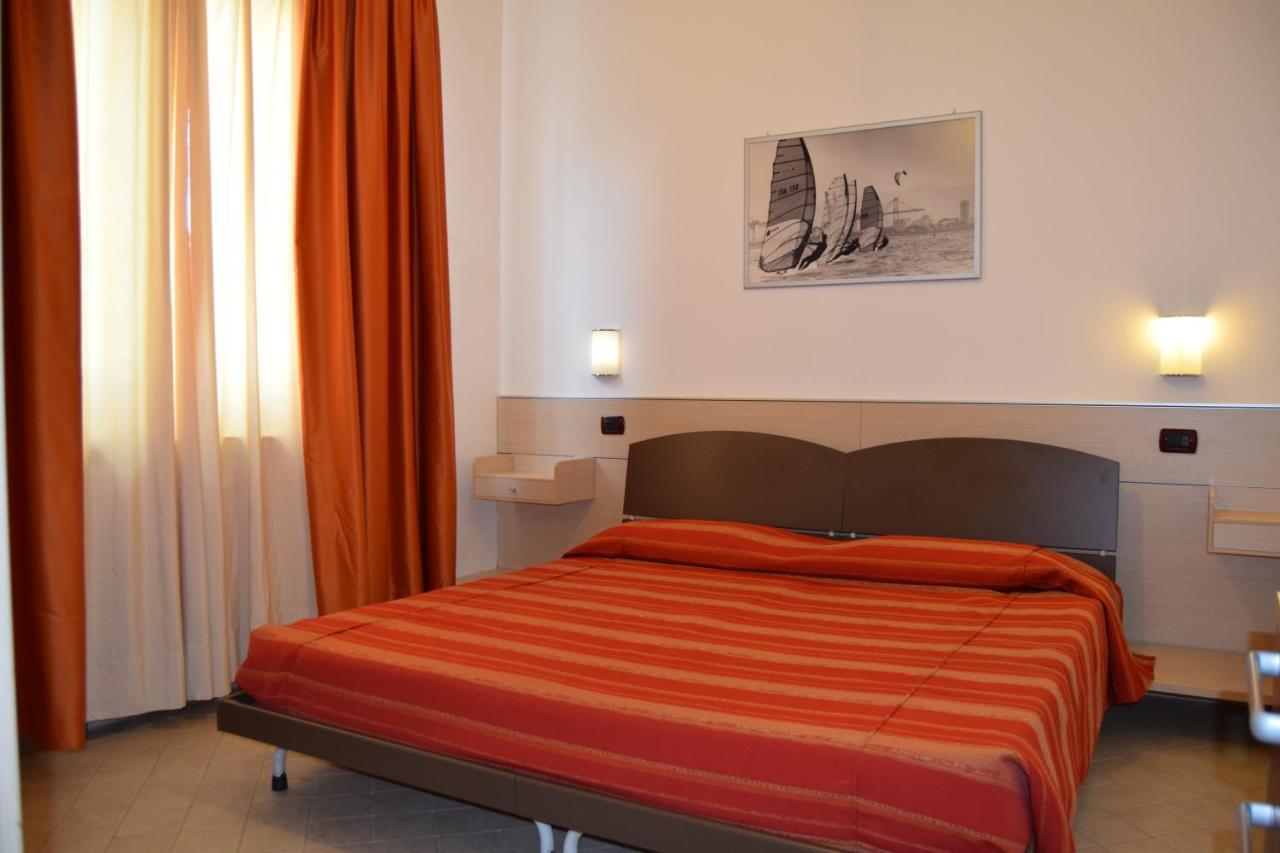 Aparthotel Oasi Del Mare Tirrenia Exteriér fotografie