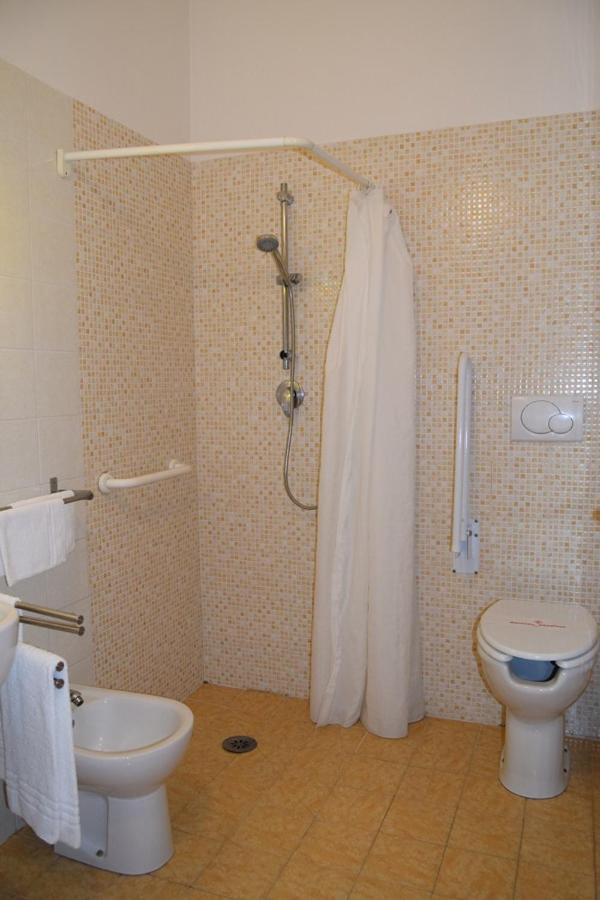 Aparthotel Oasi Del Mare Tirrenia Exteriér fotografie